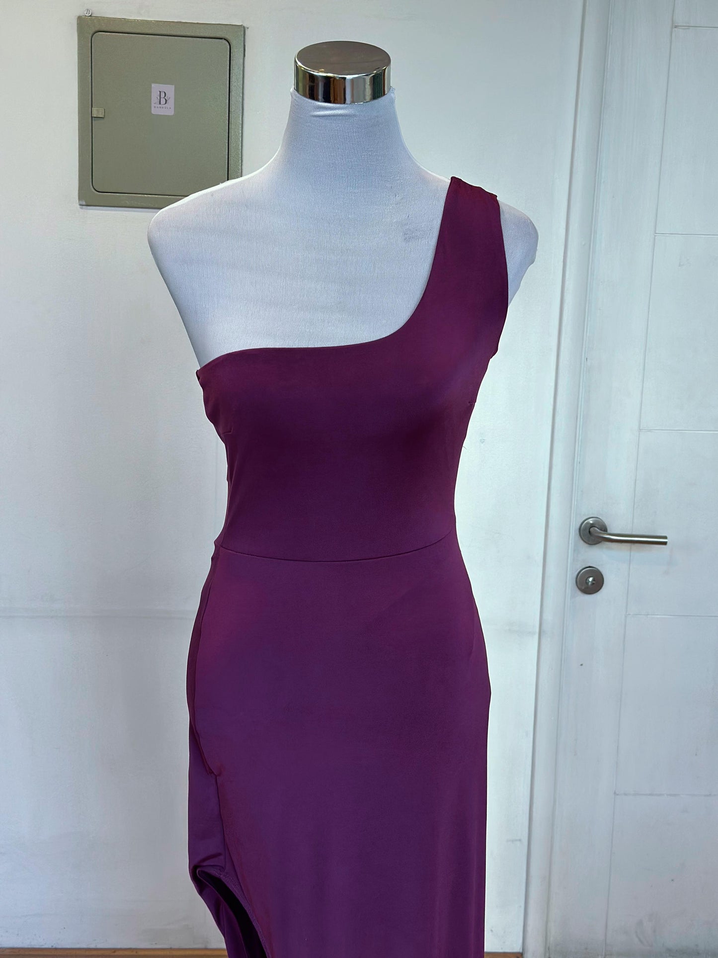 Vestido Morado Lycra con Tajo y Escote Halter