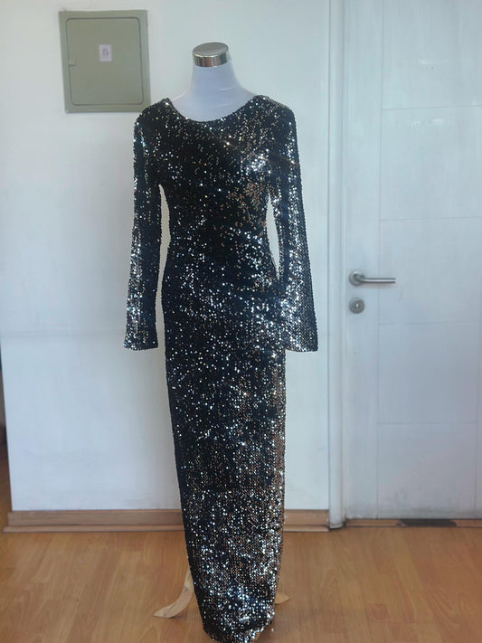 Vestido Negro Largo con Escote Ovalado